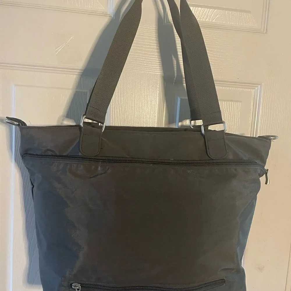 Baggallini avenue nylon